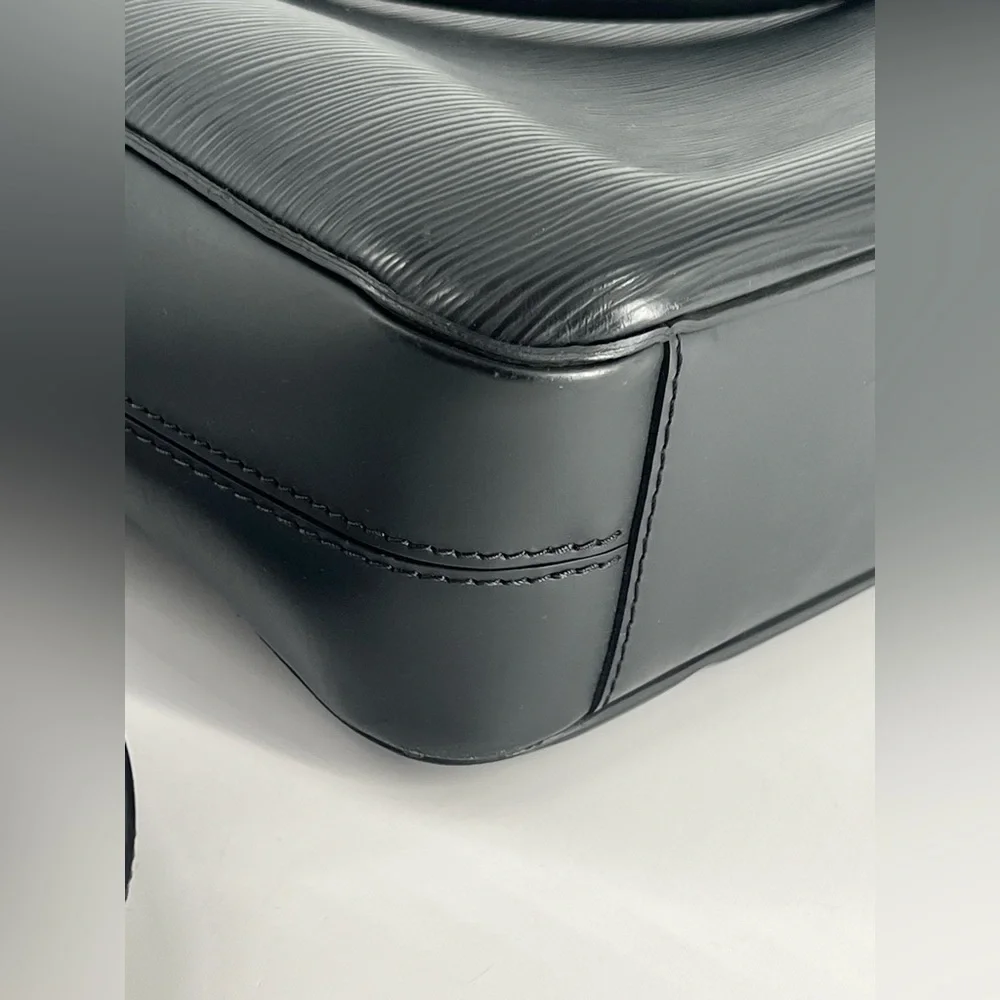 LOUIS VUITTON Porte-Documents Black Epi Leather Bag
